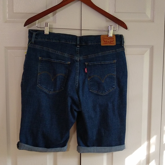 Levi's  Bermuda Hi rise shorts size 31 - Picture 5 of 5